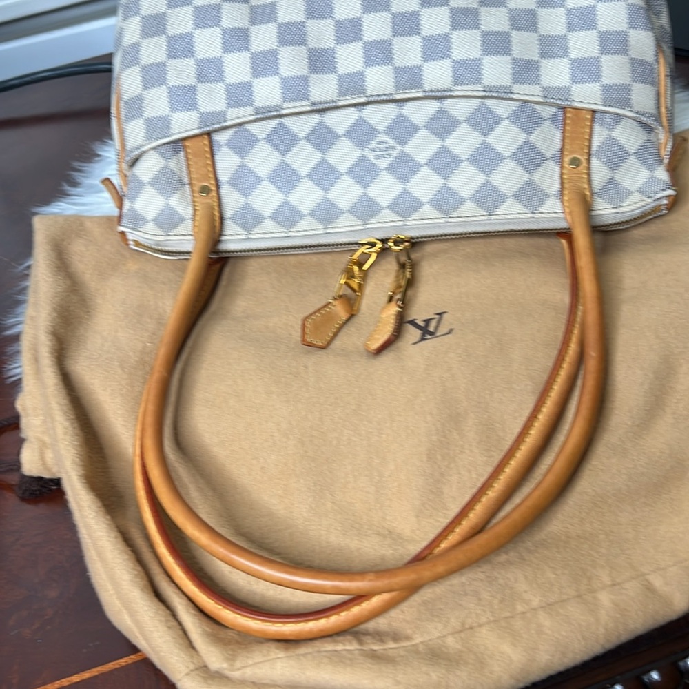 Louis Vuitton - Louis Vuitton Figheri PM Shoulder Bag Pre-Loved Great Condition - Picture 11 of 17